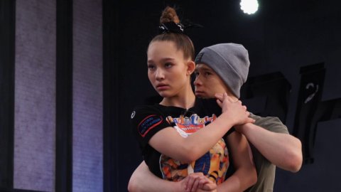 Танцы: Александра Киселева и Станислав Пономарёв — В 14 лет попала на ТНТ (сезон 3, серия 16)