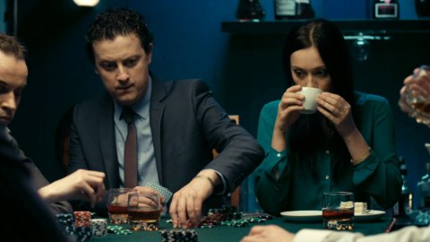 Универ. Новая общага: Антон играет с Кристиной в покер