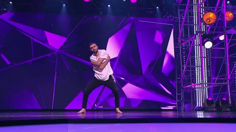 Танцы: Сослан Дзлиев (V7 — Ноты) (сезон 4, серия 2)