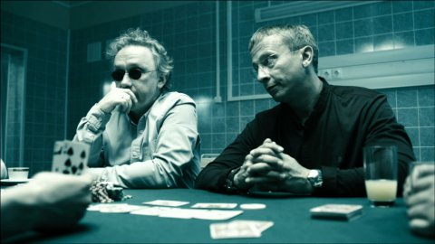 Интерны: Быков обыграл Максима в покер