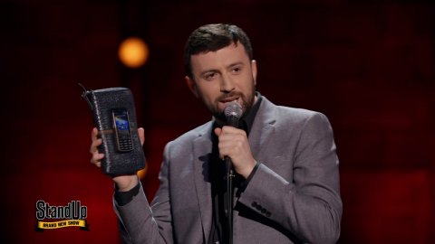 Stand Up: Тимур Каргинов — О чехле на телефон, который одновременно кошелёк, и российском ТВ