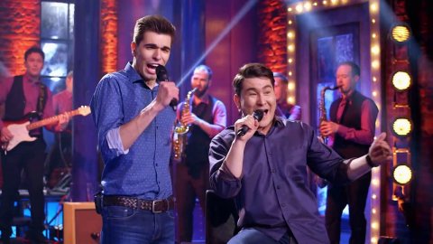 Однажды в России: Азамат Мусагалиев и Вячеслав Макаров — Песня о счастье