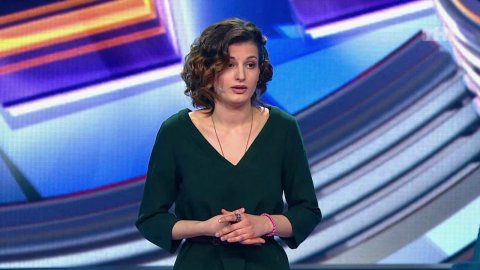 Comedy Баттл: Соня Медовщикова — О Захаре, кругах на полях и заводе Coca-Cola